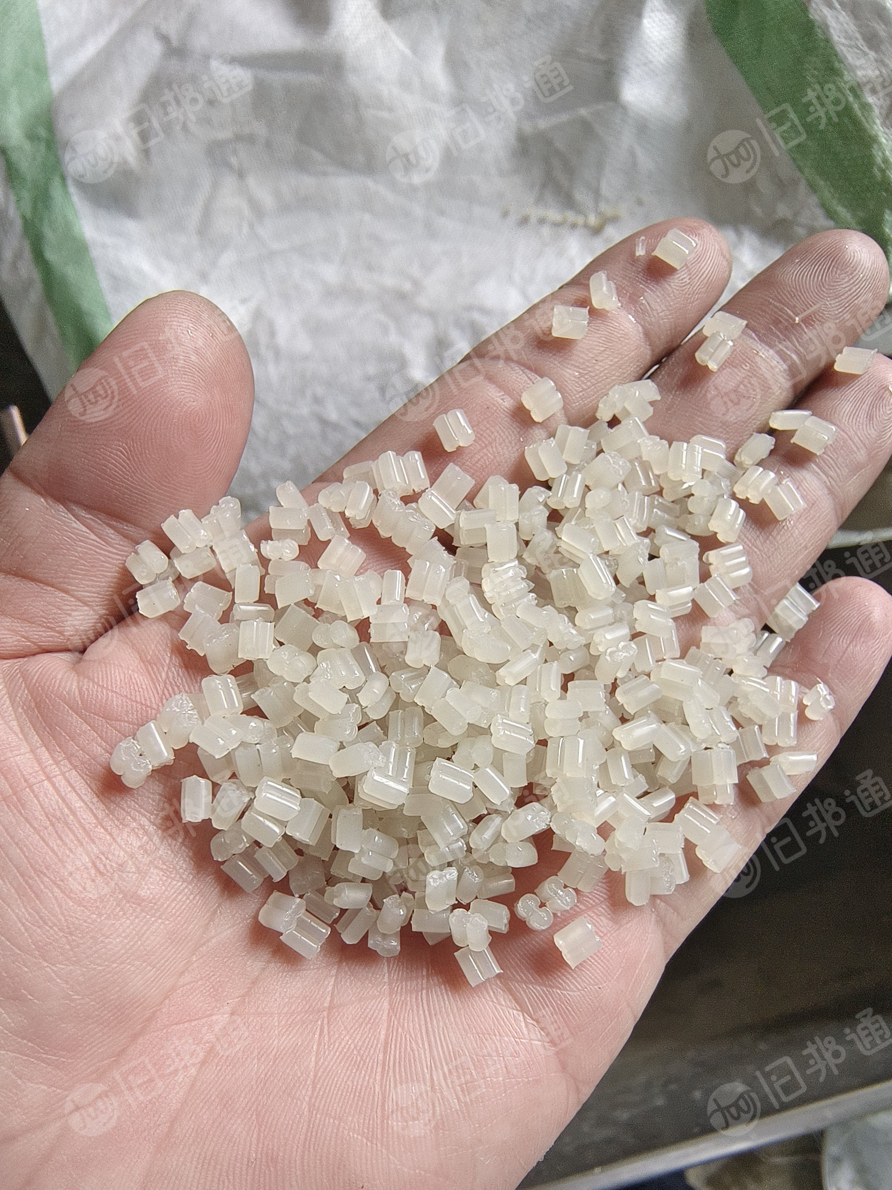 出售pp透明饭盒颗粒,一个月300吨