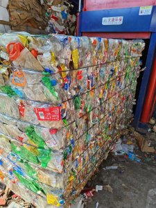 出售三色瓶砖，月供两挂车