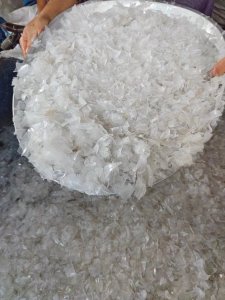 出售PP透明丙破碎料，月供十几吨