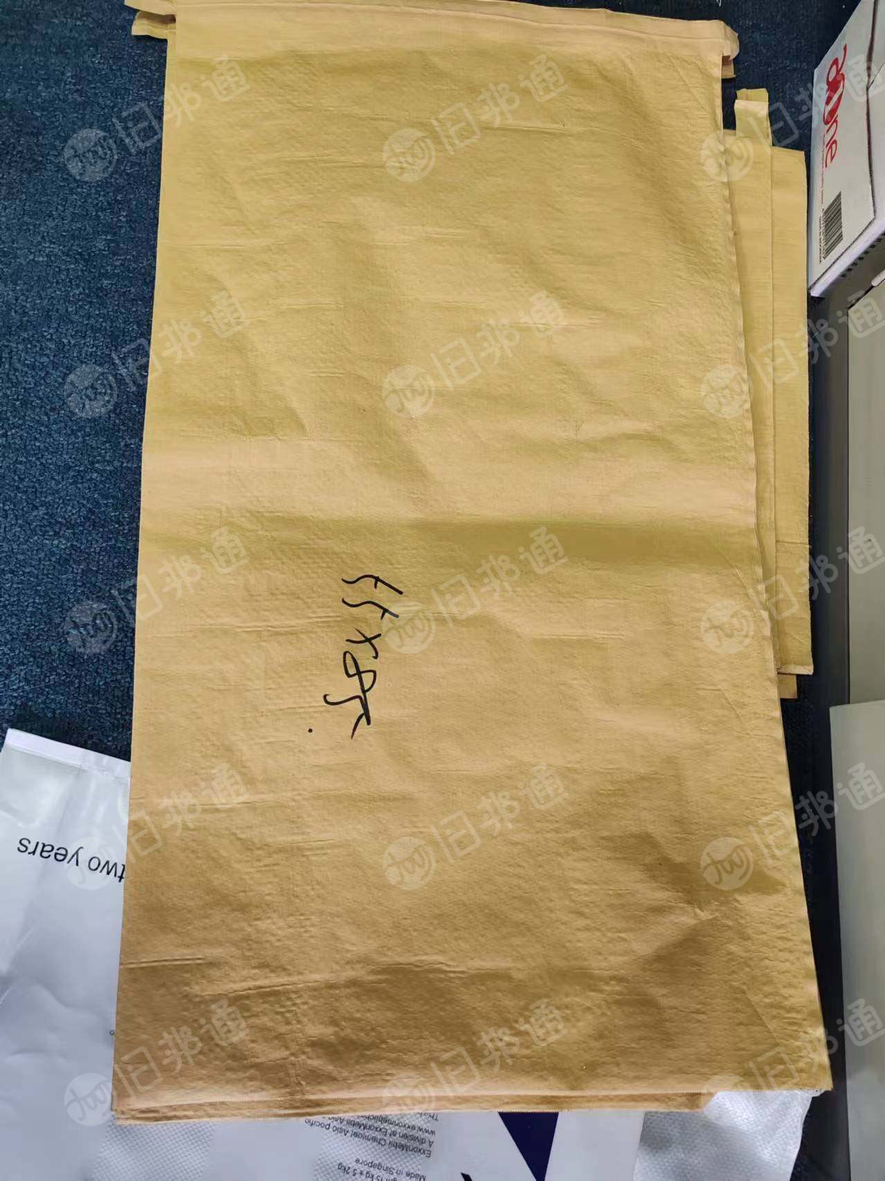 出售库存牛皮纸袋,三纸一膜有2万多条,纸塑袋1万多条