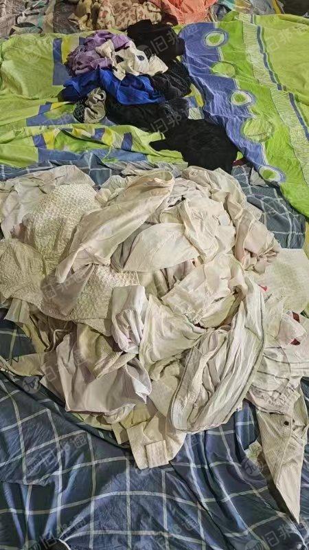 长期出售旧衣服大白,二白,,旧衣服分拣货,每月白料有8吨左右,货在甘肃庆阳