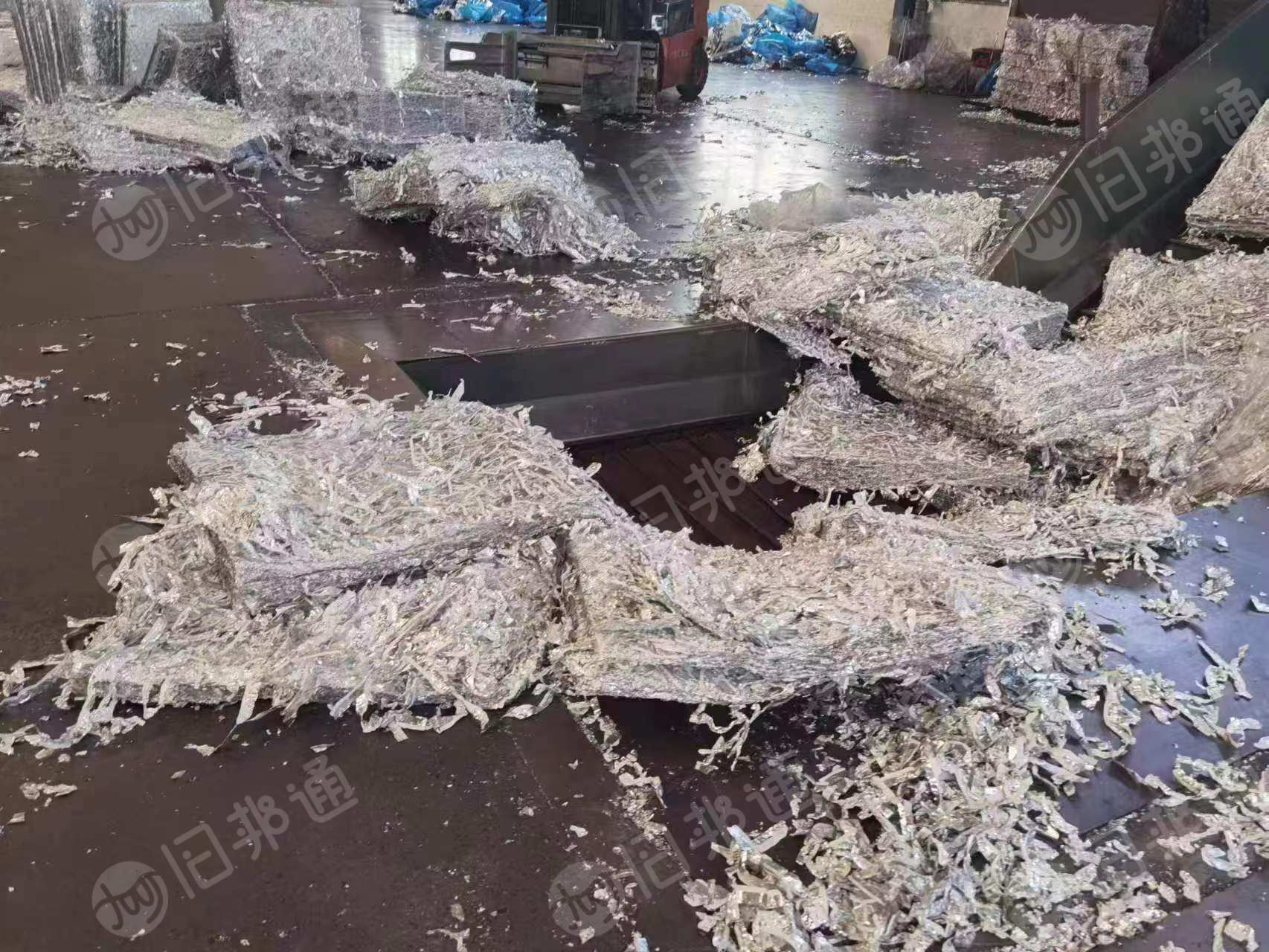 出售白边铝箔压包,现货1万吨