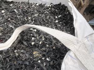 出售PP汽车保险杠撕碎料，胶头料，现货20吨