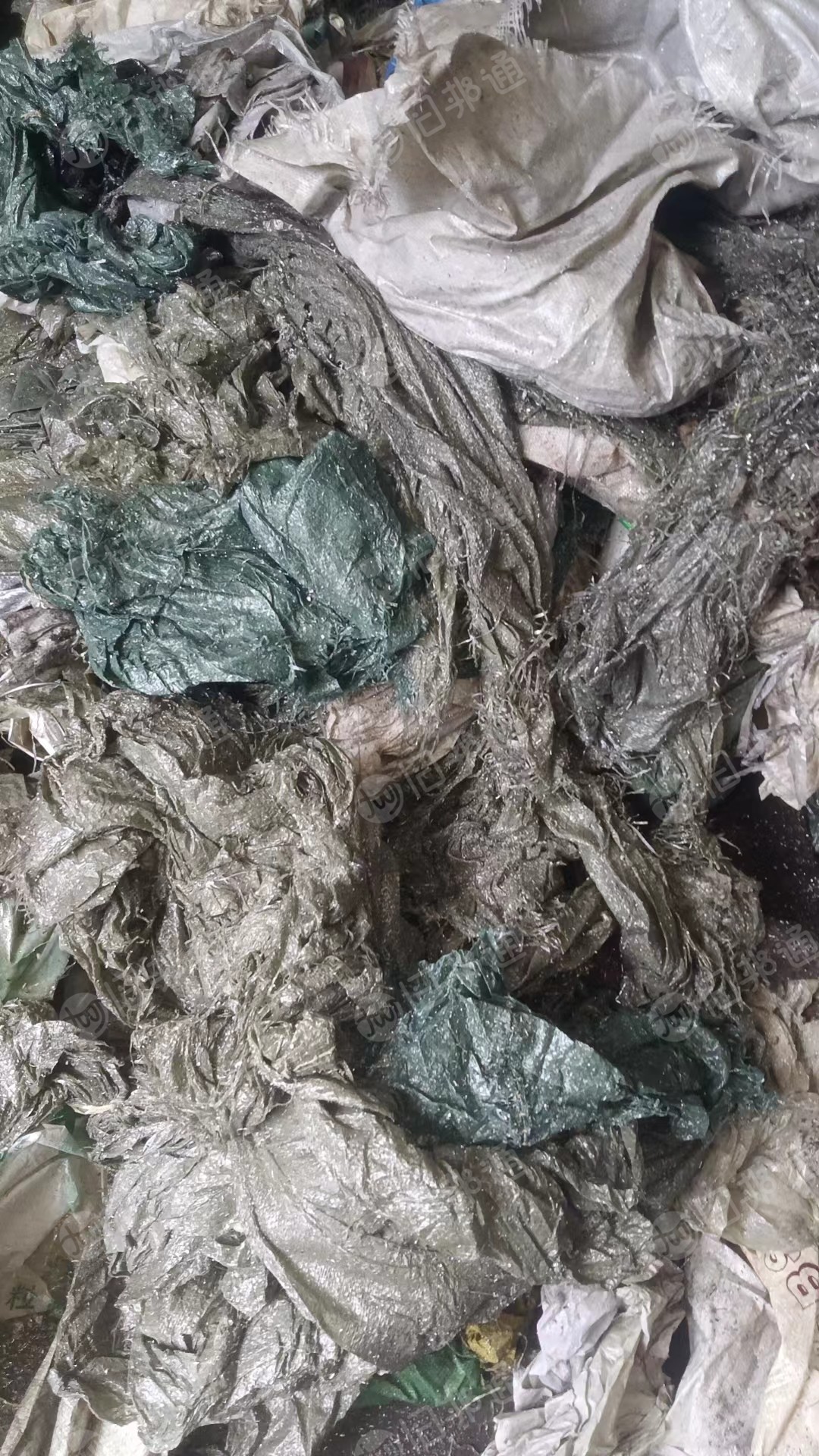 出售金属油编织袋,有含铝、铜、不锈钢、铁,每种都是分开打包的,炼油用,月供几百吨