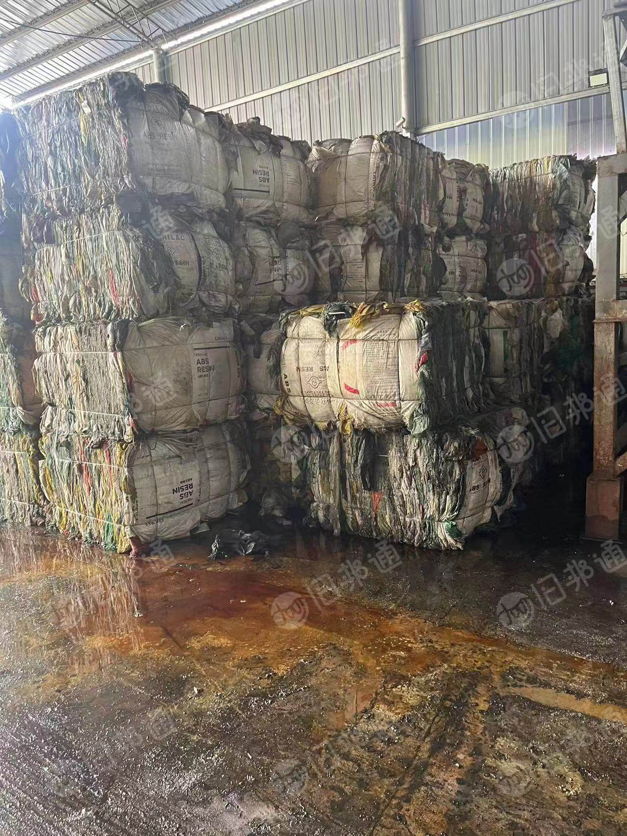 出售金属油编织袋,有含铝、铜、不锈钢、铁,每种都是分开打包的,炼油用,月供几百吨