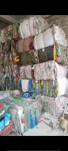 出售水洗编织袋，很干净，月供30-50吨，黑色三级料 