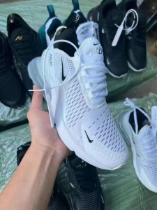 出售旧鞋子，库存鞋子