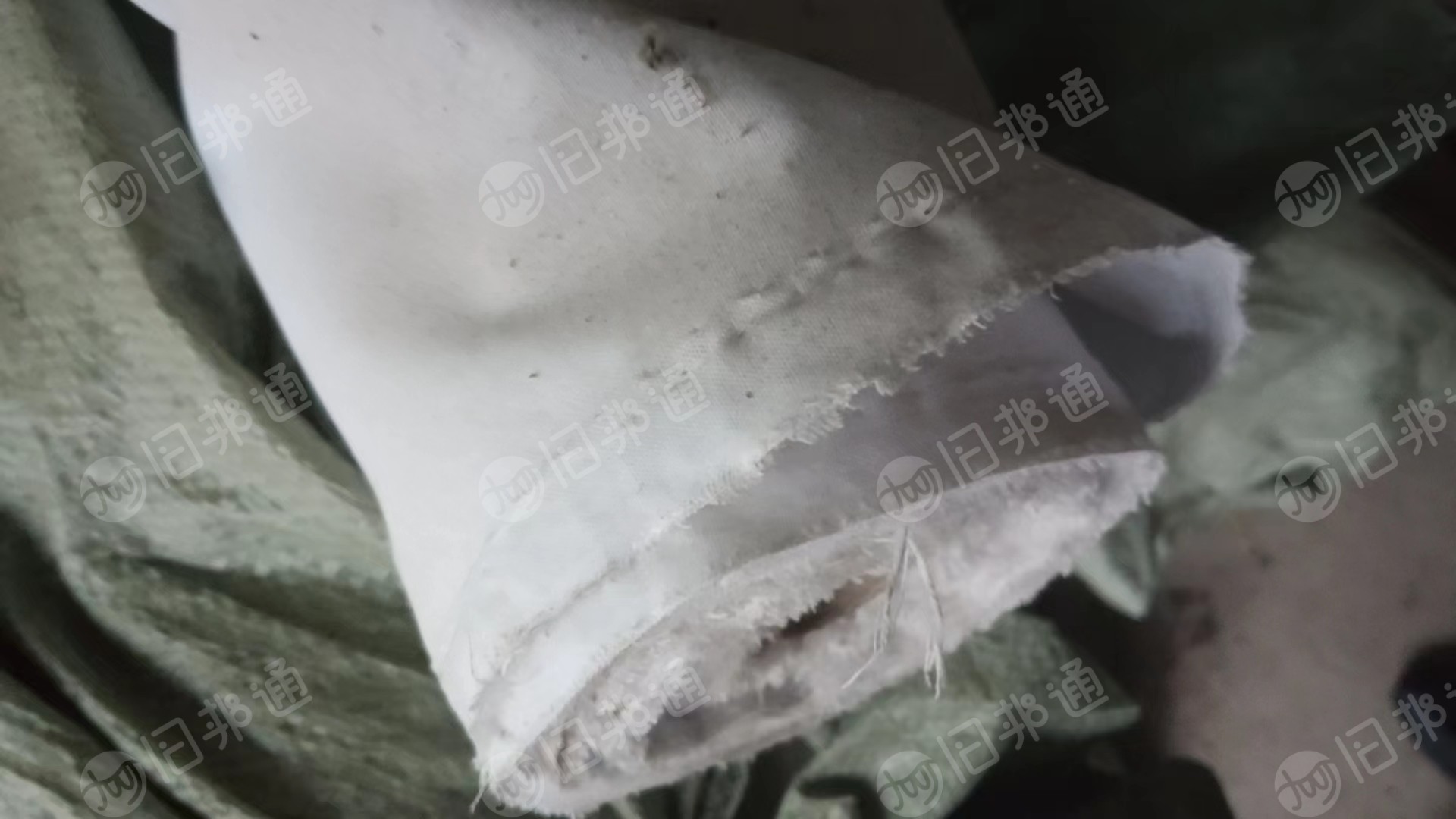 出售衬布,白色,黑色都有,带点胶,可以做鞋垫用