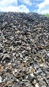 长期出售轮胎胶块，月供百来吨