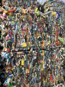 长期出售PE花乙压块，月供100吨 