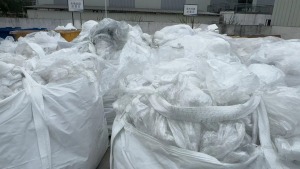 长期出售干造的pe高压缠绕膜毛料，月供10吨