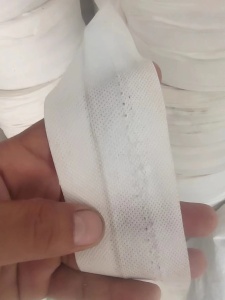 出售无纺布布条，宽度六七公分，现货三吨左右，货在山东临沂