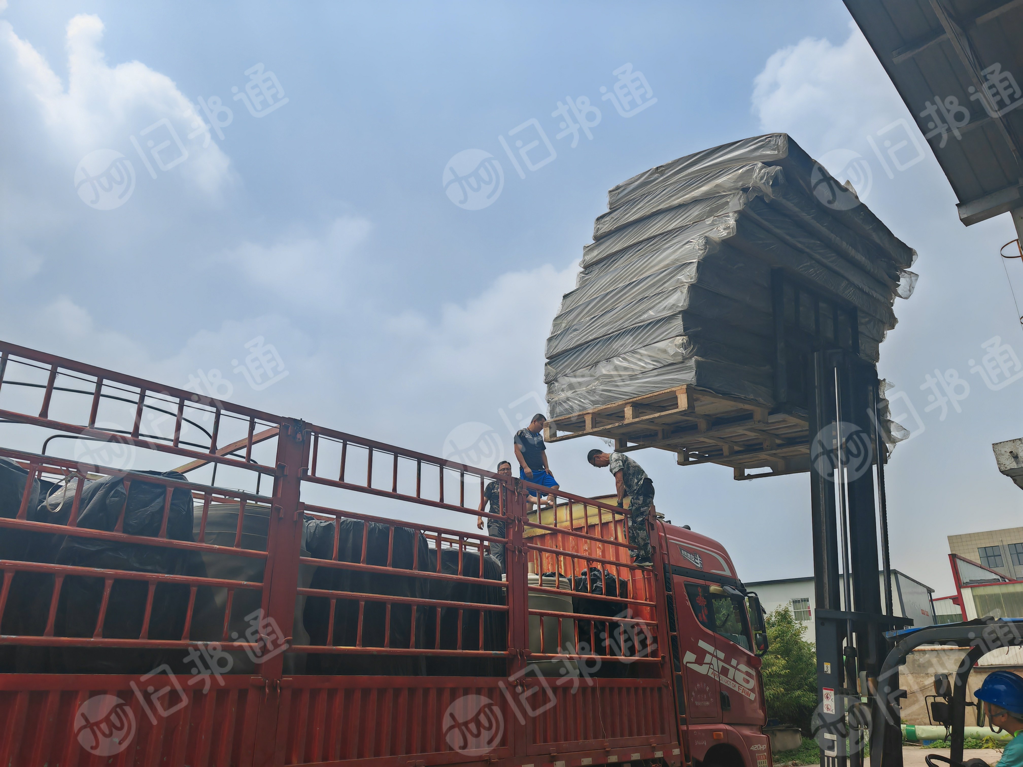 出售汽车内饰,pvc,皮革,库存布料,pu,涤纶