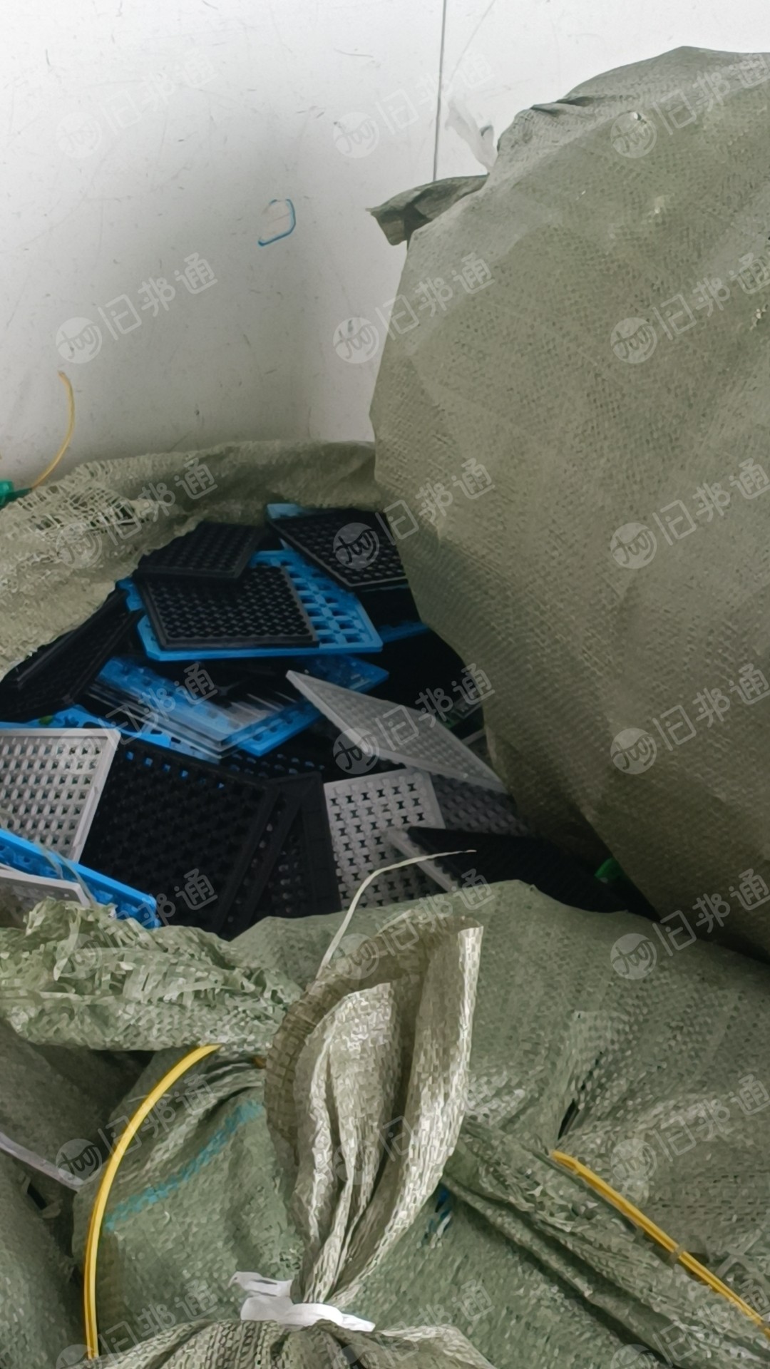 出售像头模组厂下来的塑料盘,月供4-5吨