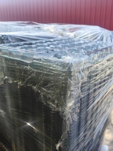 长期出售pet吸塑盒毛料，破碎料也有，颜色透明白黑，日供7-8吨
