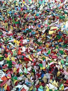 长期出售花乙破碎料，带水干粉的，现货5-6吨