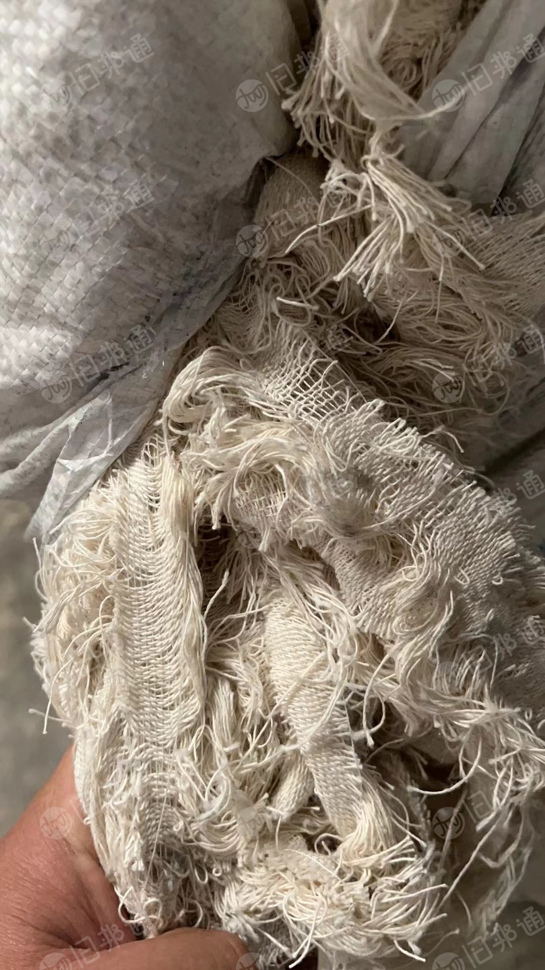 长期出售织布厂废棉纱,汽流纺涤棉边纱,现货300吨左右