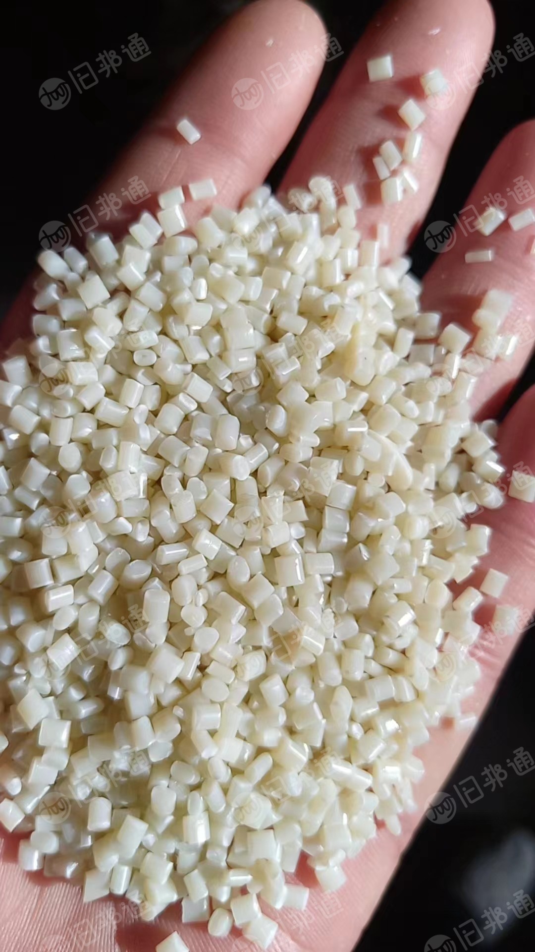 出售ABS本色颗粒,一级白二级白颗粒,月供800吨