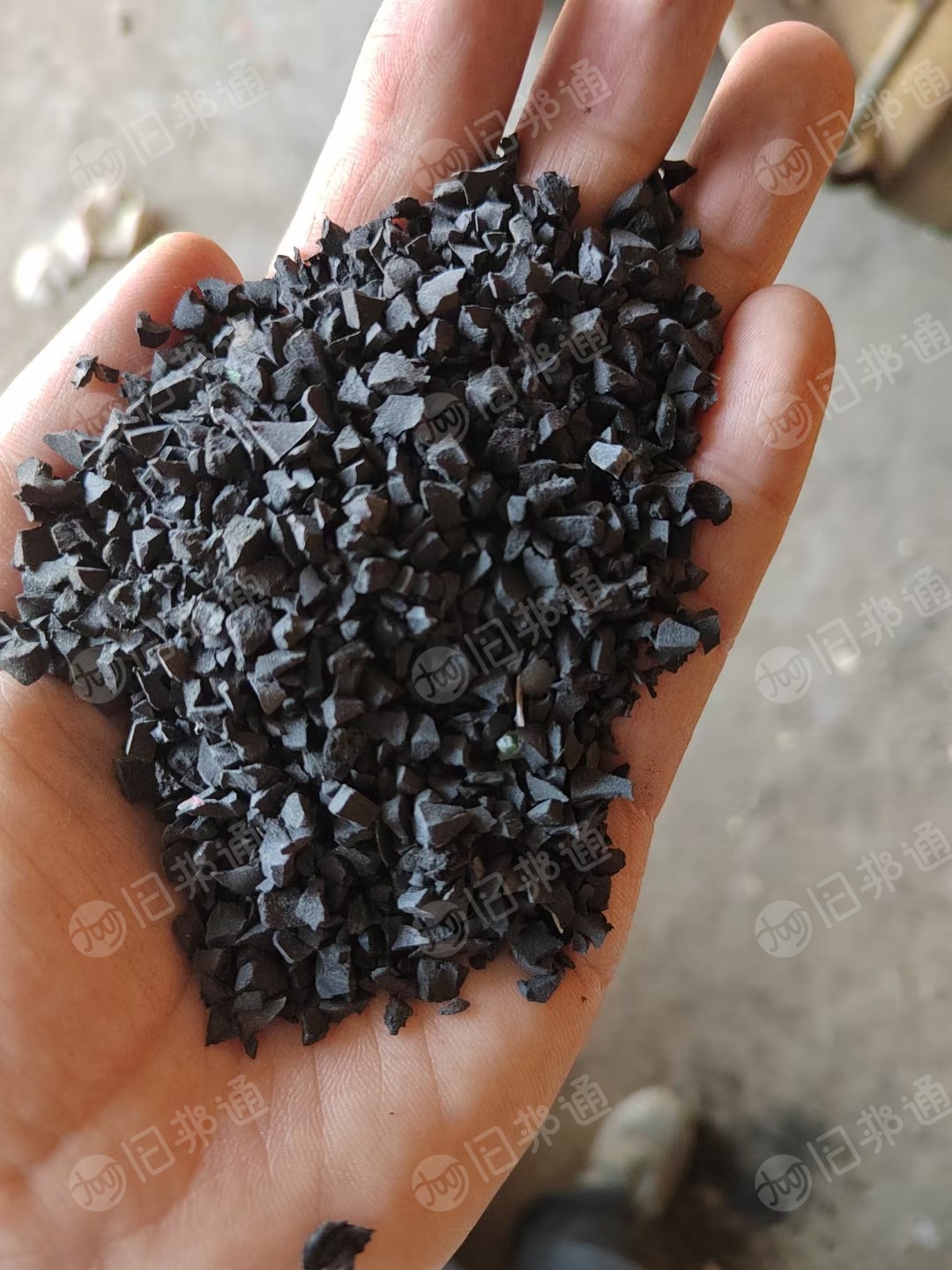 橡胶鞋底颗粒长期大量出售,月供几百吨