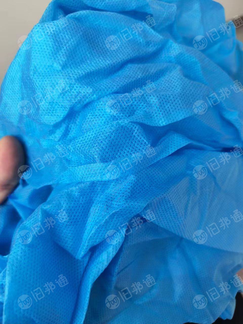 出售蓝色无纺布边料,pp复pe无纺布边料,现货5吨左右