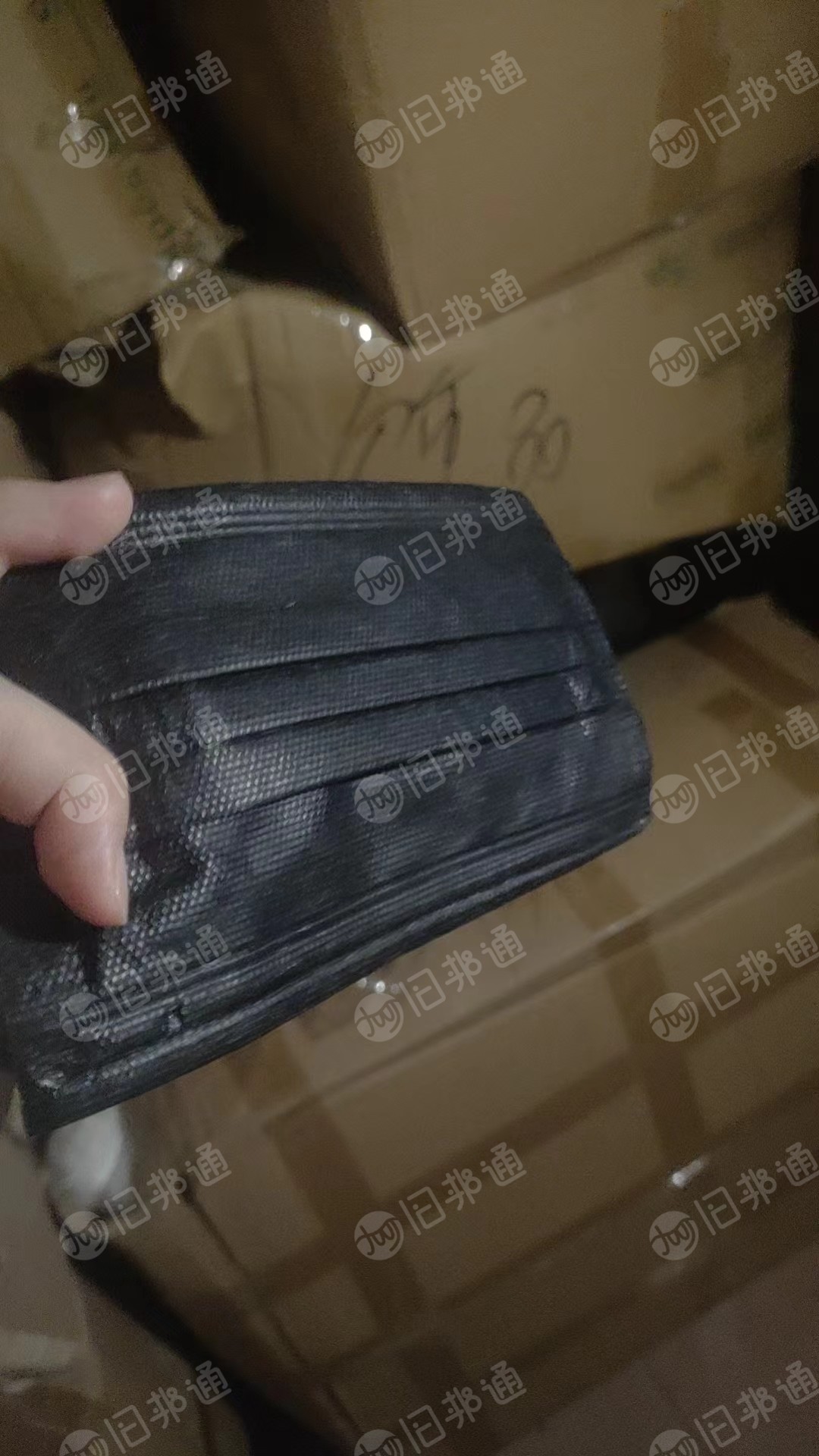 出售一批口罩,白的3w只,黑1w9只,在广州广州