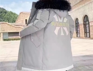 长期大量出售羽绒服，含绒量90%，货在江苏常熟