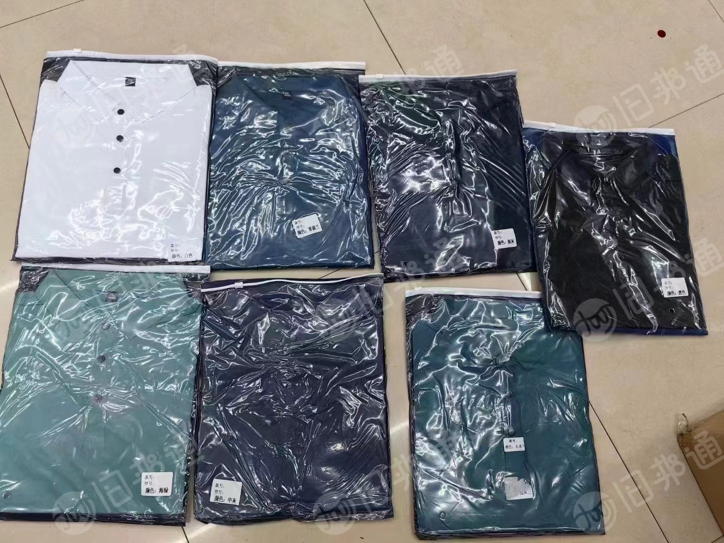 出售锦纶短袖,含85%锦纶,15%氨纶,现货有2万多件,货在江苏常熟