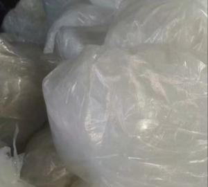 制药厂下来的精品高压膜，一半水洗过，压成块，无味道，月供十来吨，长期出售