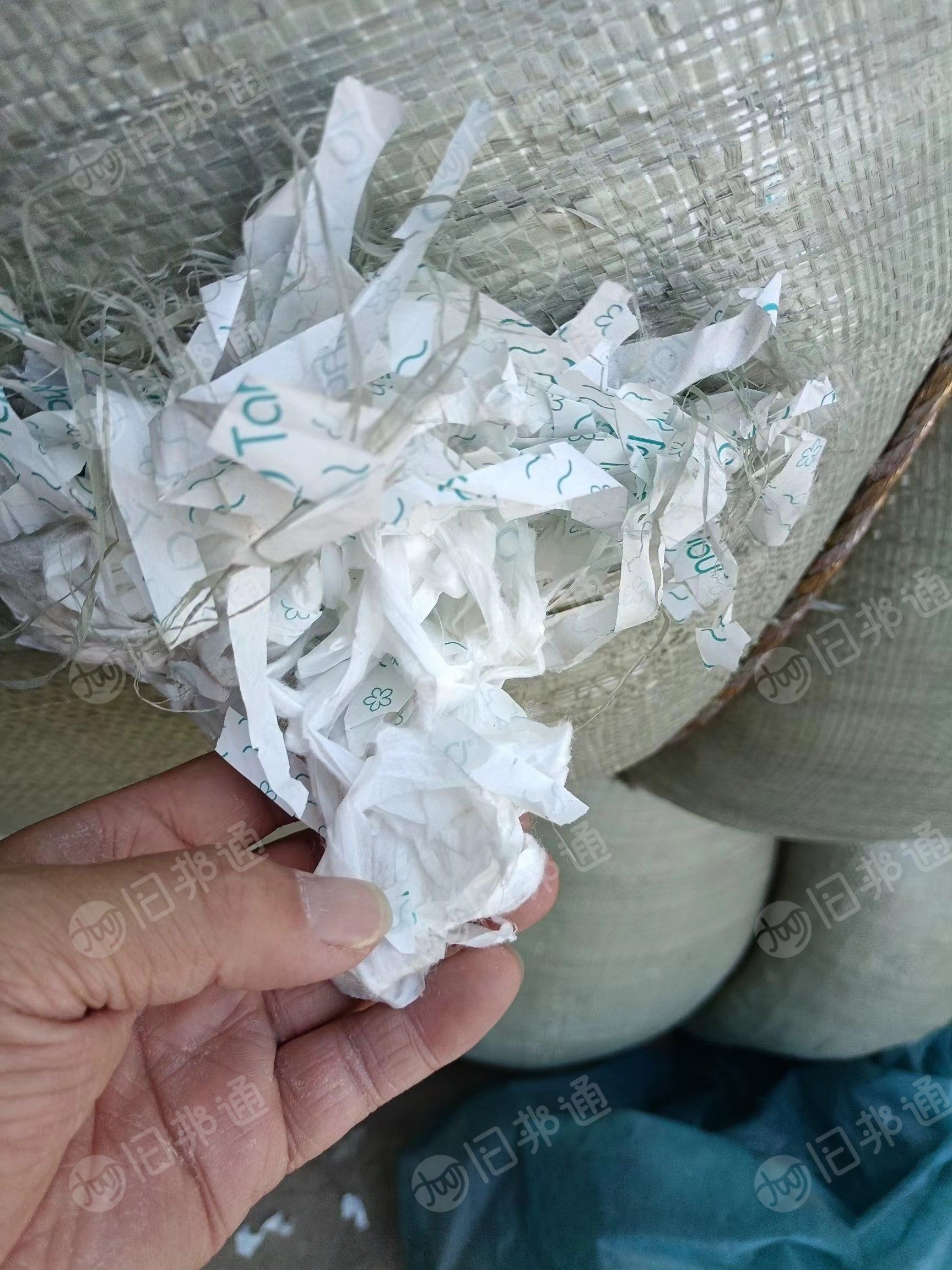 大量出售水果垫纸,每月有20吨左右,货在河南新乡