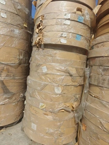 出售牛皮挂面纸和卷筒牛皮纸废料