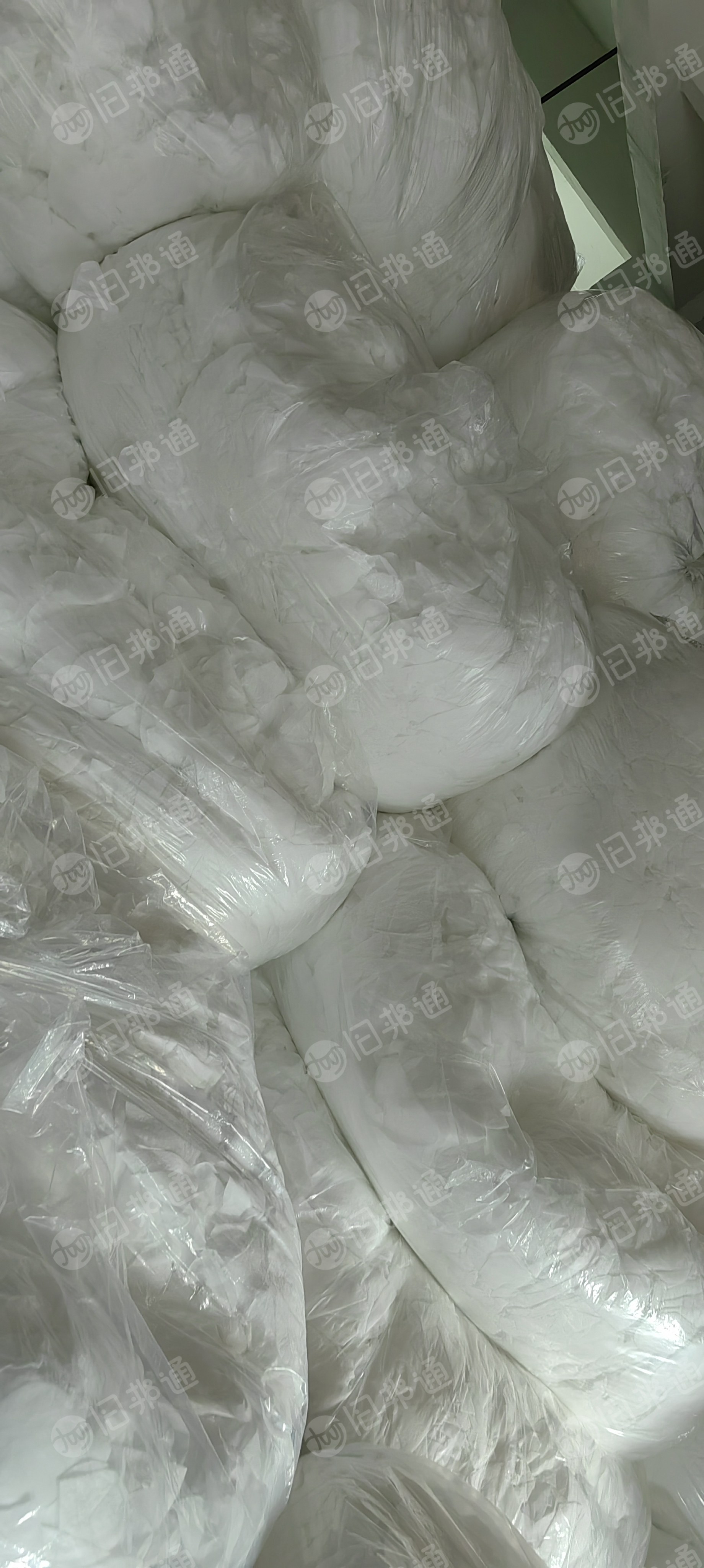 长期出售纸尿裤和卫生巾边角料,一种是无纺布纺粒,一种是高温料热风,货在广东佛山