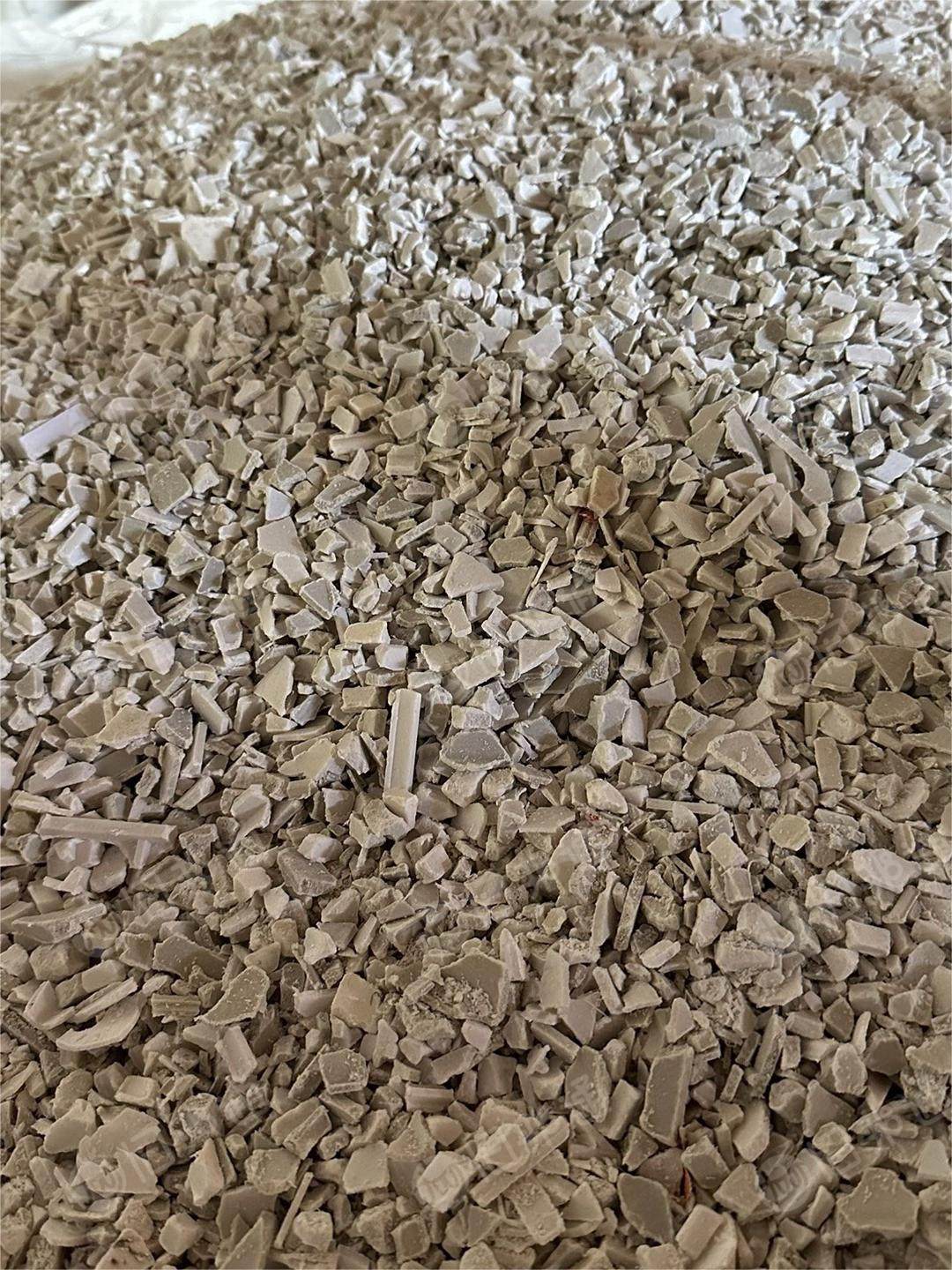 出售水果筐PP破碎料,瓷白大量有货,黑料,蓝色透明,各种颜色都有
