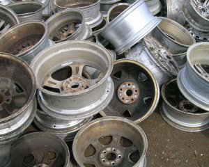 长期出售小汽车铝合金轮毂