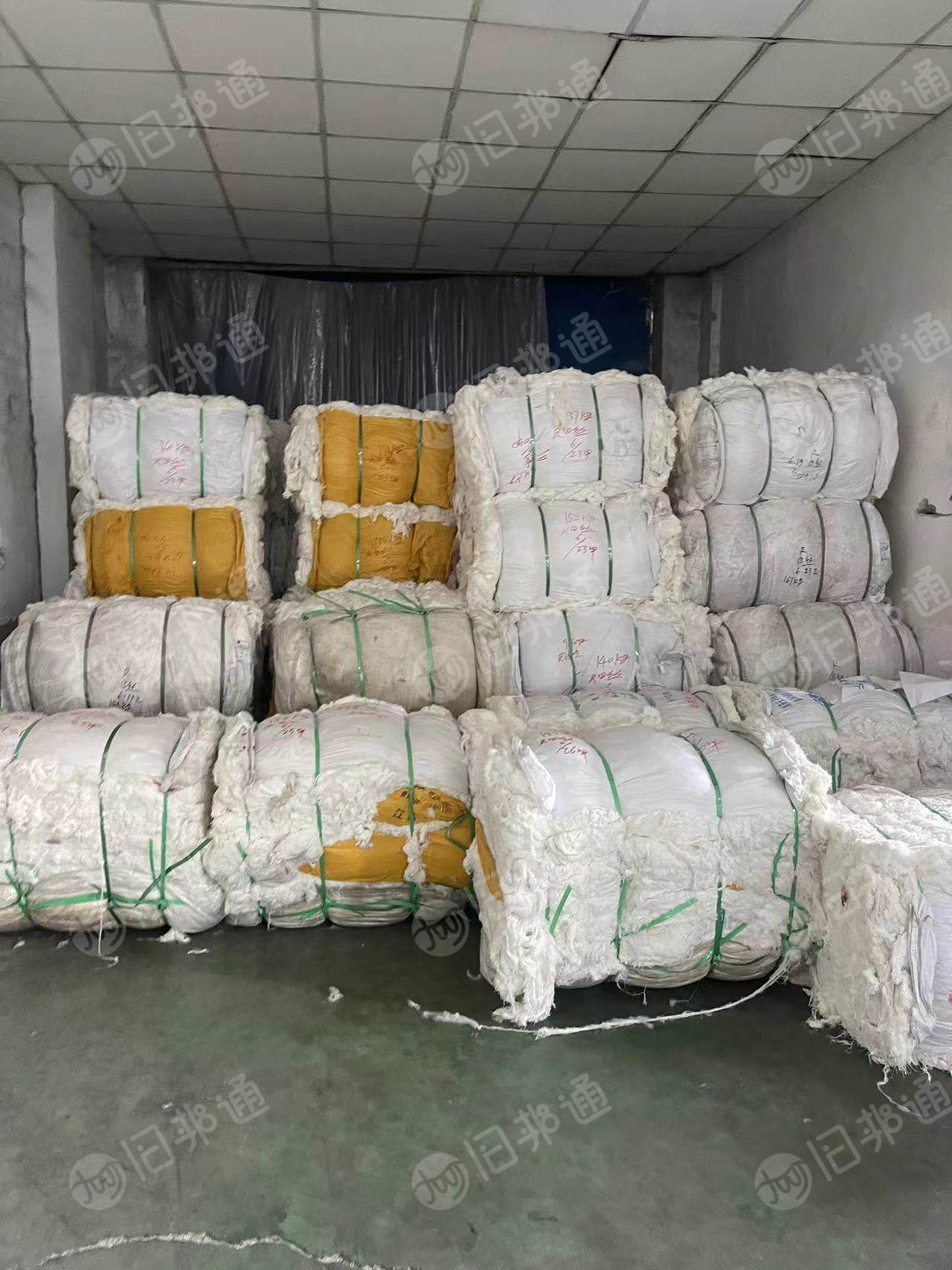 长期大量出售毛纺厂下来的下脚料,粘胶废丝和黏胶吸风花等,每月有几十吨,货在江苏苏州