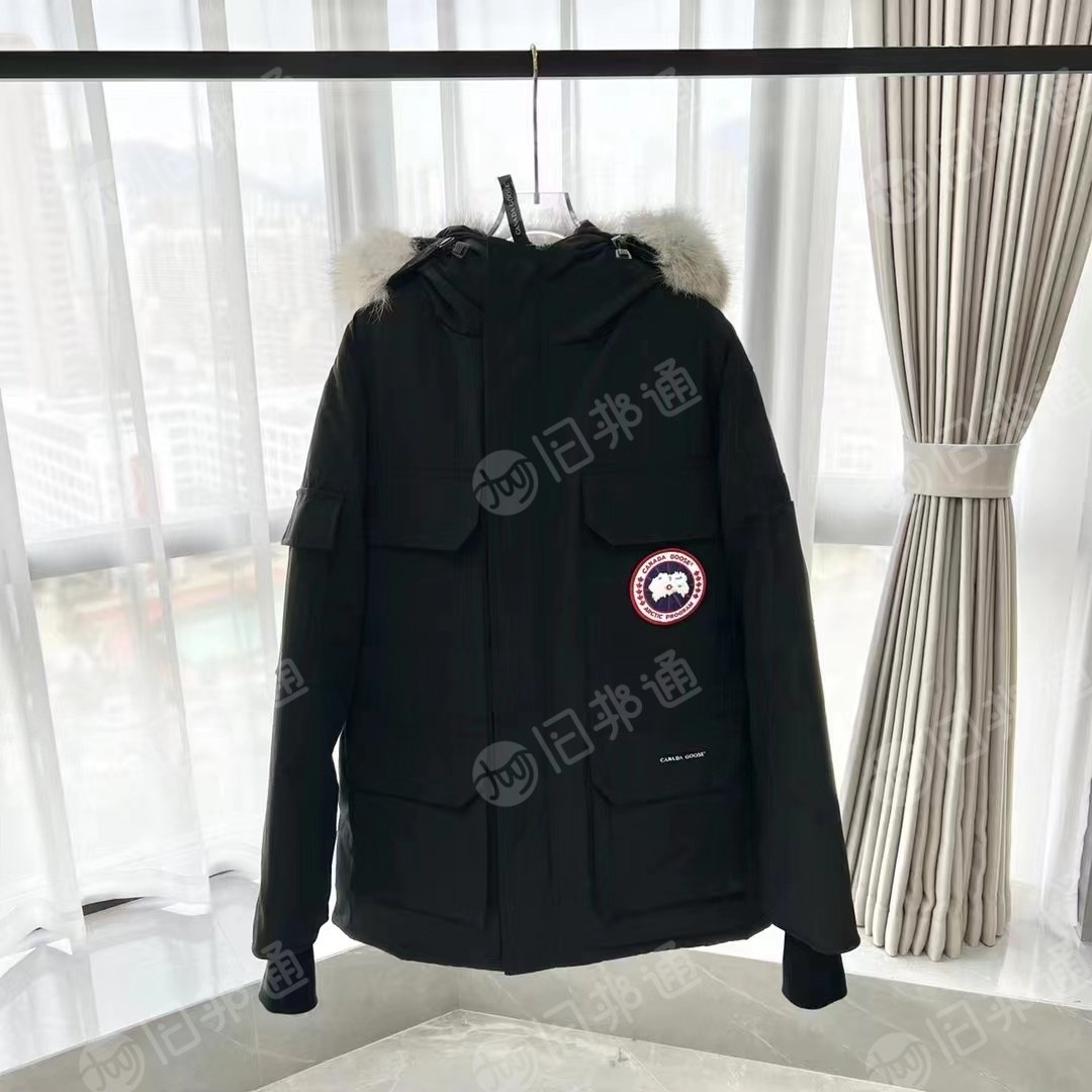 出售服装库存羽绒服,货在福建莆田