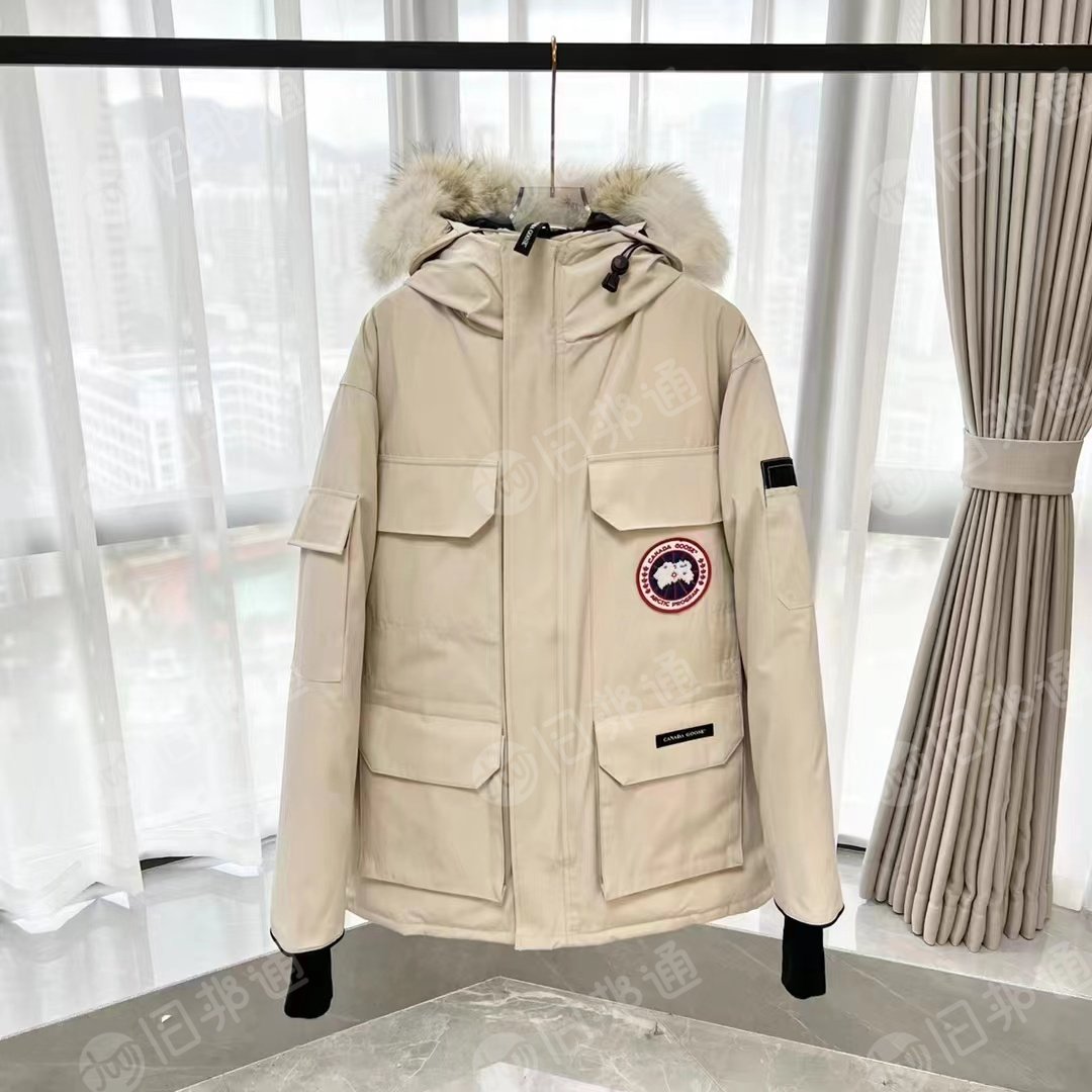 出售服装库存羽绒服,货在福建莆田