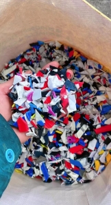 出售丙桶破碎料，花桶破碎料