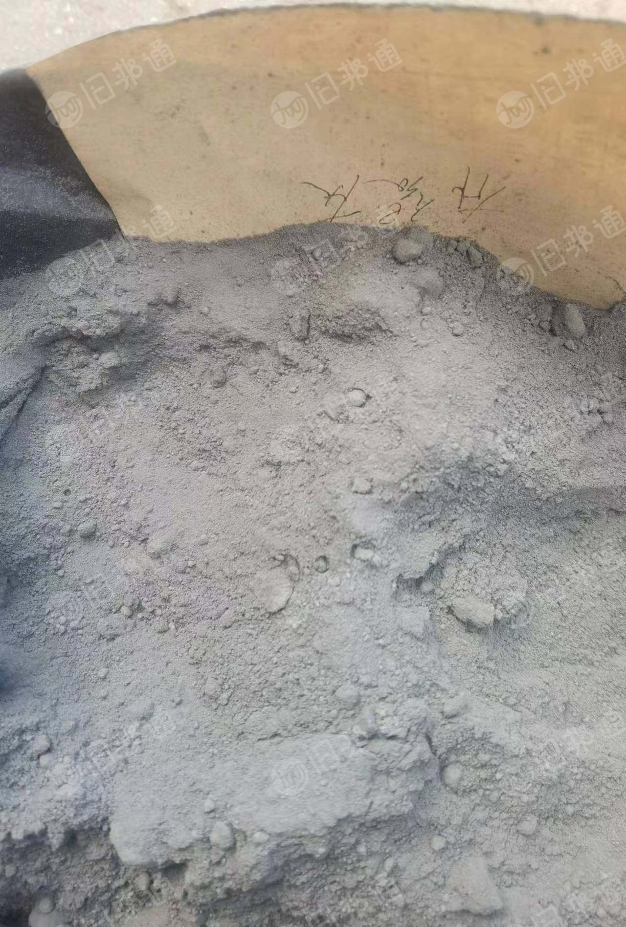 出售炼镍下来的含锌除尘灰,锌含量6.8,热值1083