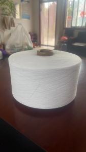 出售10支19支涤棉库存纱，气流纺的，50配比，单纱，合股都有，货在山东潍坊