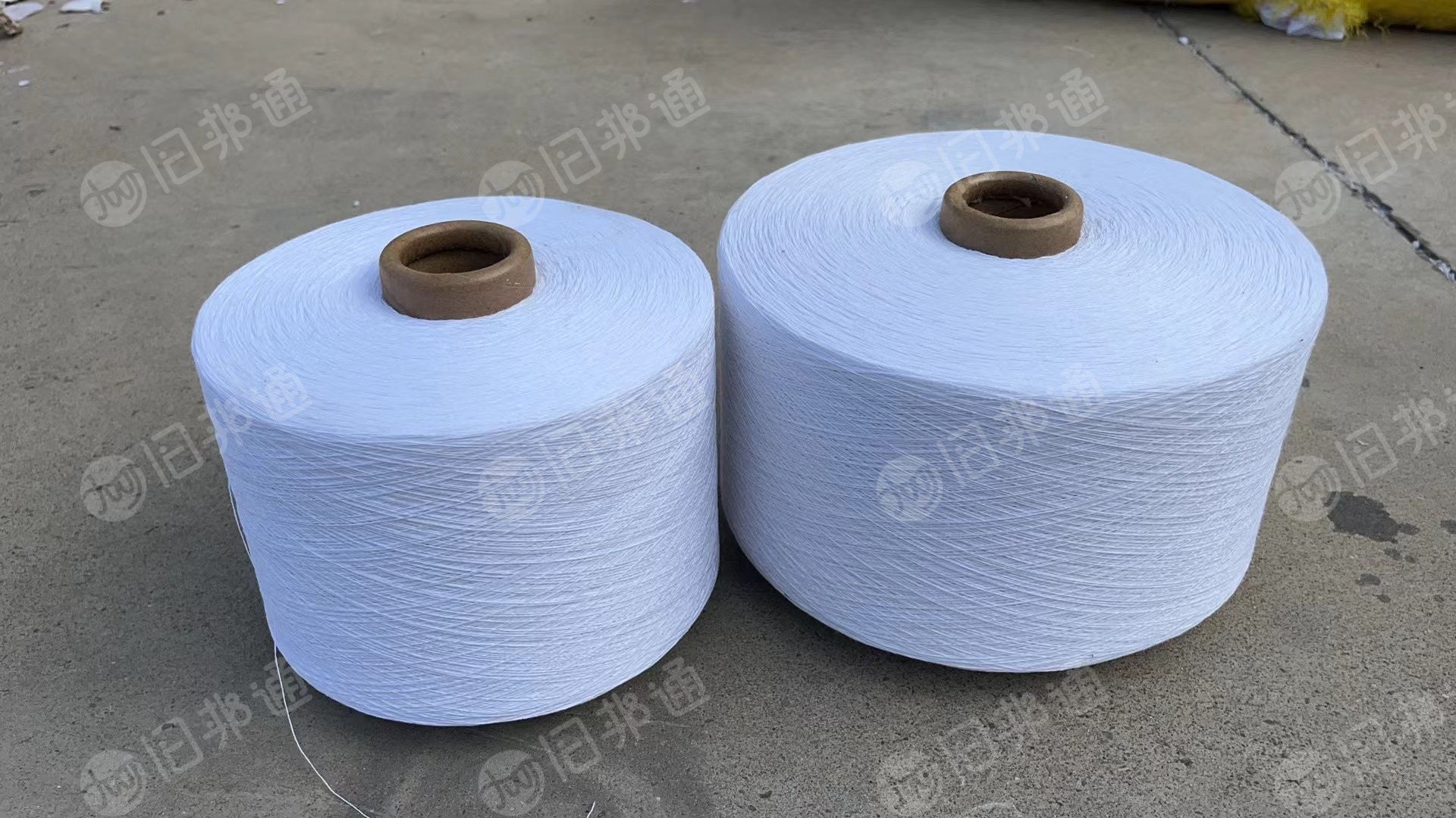 出售10支19支涤棉库存纱,气流纺的,50配比,单纱,合股都有,货在山东潍坊