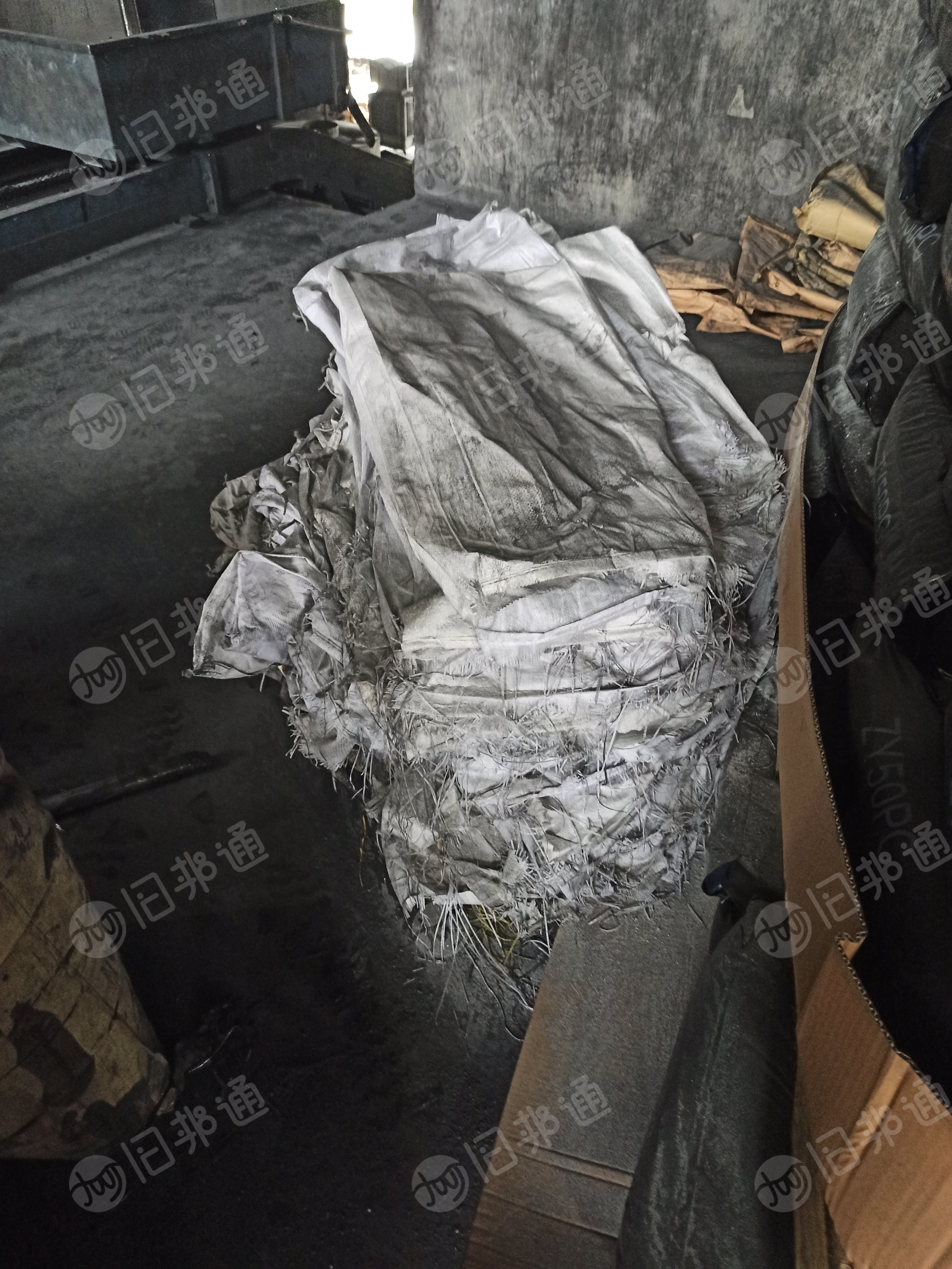 厂家长期出售PP废旧编织袋，装再生PE和钙粉下来的，月供15吨