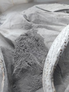 出售厨具厂下来的抛光粉，有上磁和不上磁的