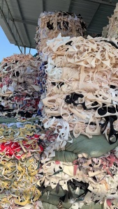 出售杂色内衣海绵，已压包，可燃烧