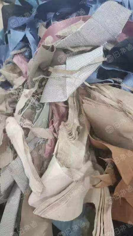 长期大量出售箱包里布,箱包布,带轻浆,现货1000多吨