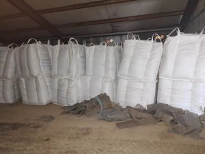 出售水洗纯PVC铝合金包装膜破碎料