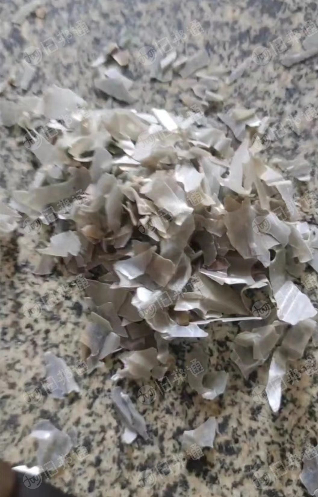 出售水洗纯PVC铝合金包装膜破碎料
