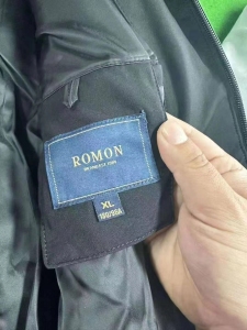 出售库存罗蒙羽绒服，含绒量90，现货有几百件，货在江苏苏州