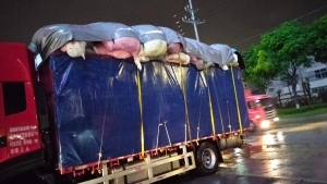 出售丝绵下脚料，枕芯棉，现货够一车，货在浙江嘉兴