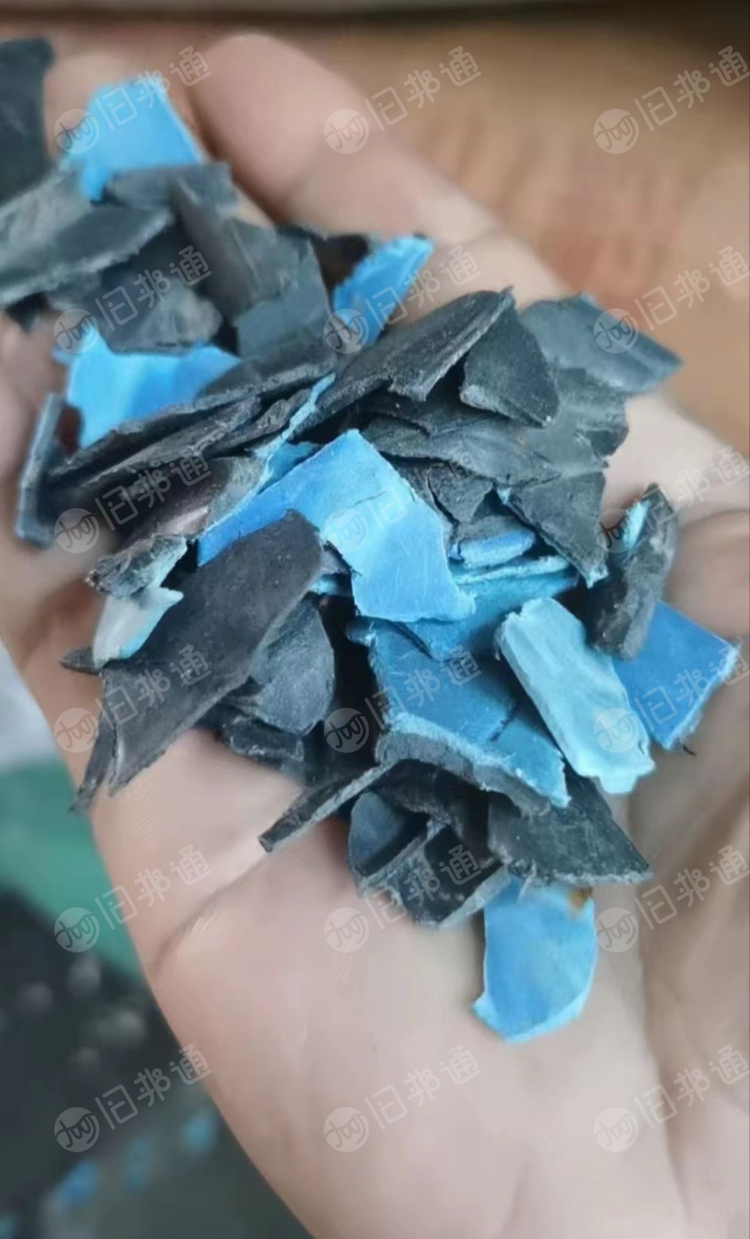 长期出售蓝桶破碎料,波纹管破碎料,花乙破碎料