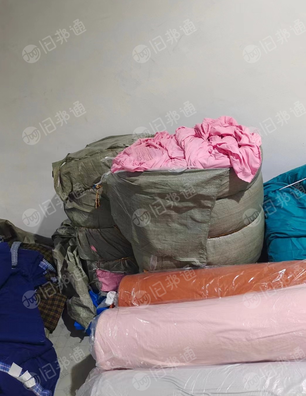 出售2.45-2.6门幅,克重90磨毛色布,货在江苏南通
